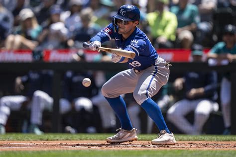Oakland Athletics at Kansas City Royals odds, picks and predictions.